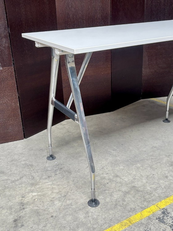 Image 1 of Vitra hoge tafel 160 cm
