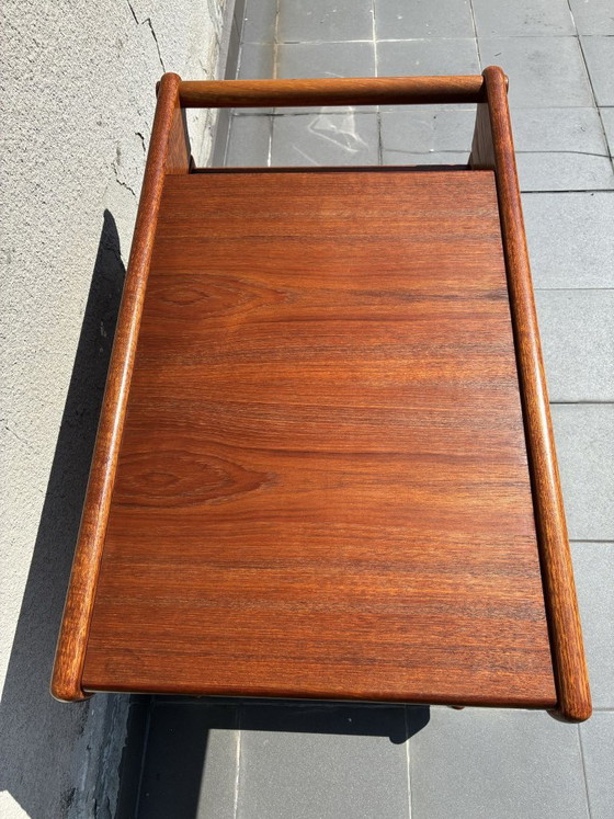 Mesa-armario de bar de teca Bornholm con estante, Dinamarca, años 70, Mesas de centro, Madera, Marrón, 1970 (foto 2 de 8)