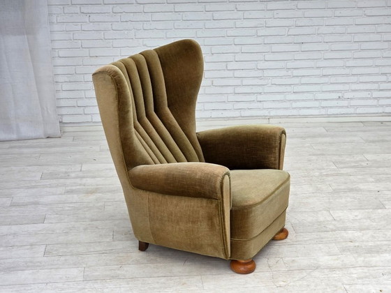 Image 1 of Deense relaxfauteuil met hoge rugleuning uit de jaren 60, bekleed met groen meubelvelours.