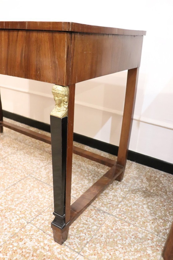 Image 1 of Escritorio antiguo de nogal, Italia Principios del siglo XIX