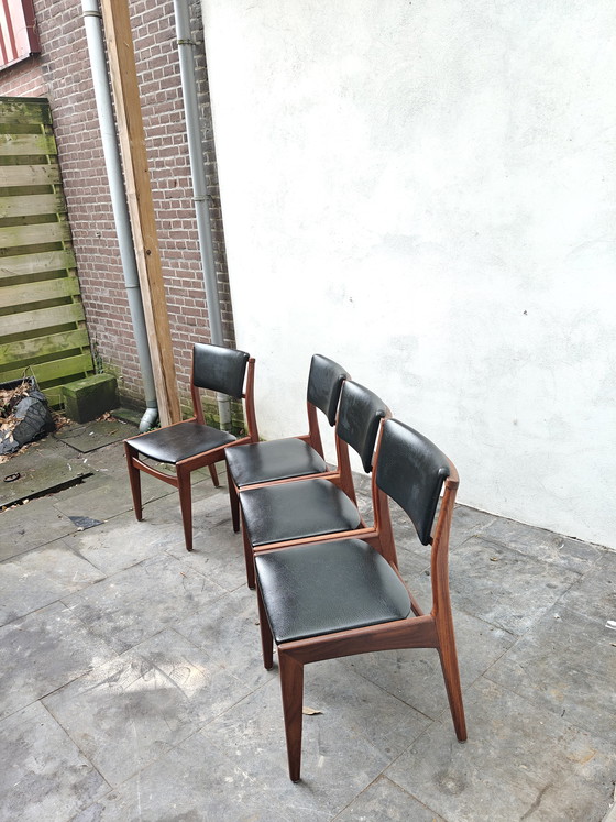 Image 1 of Ensemble de 4 chaises de salle à manger vintage