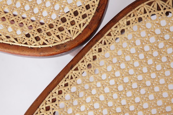 Image 1 of Satz von 4 restaurierten Wiener Kaffeehausstühlen - frühes 20. Jahrhundert, handgeschnitzte Sitze