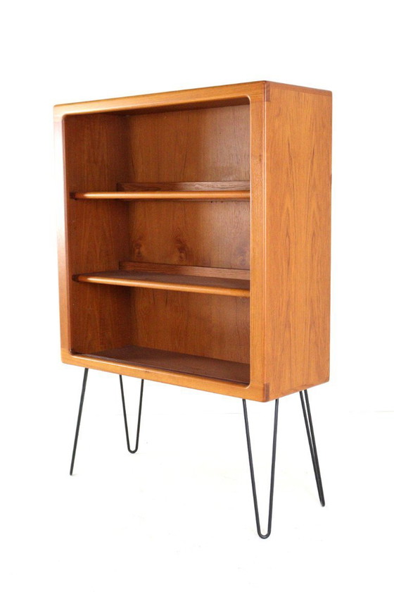 Image 1 of Dyrlund vitrinekast vintage Deens design