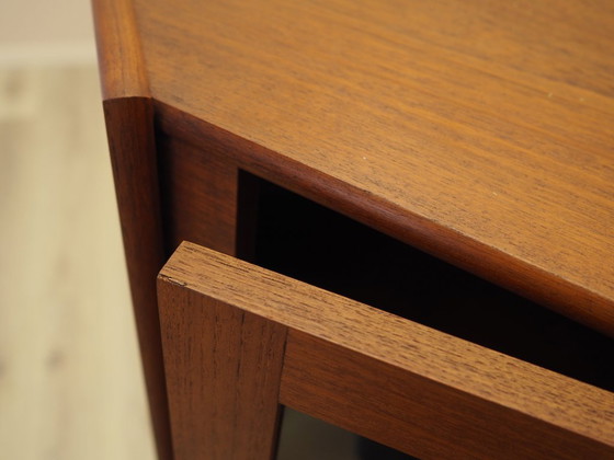 Danish teak corner display cabinet on tapered legs, 1960s – Wood (photo 9 of 12)