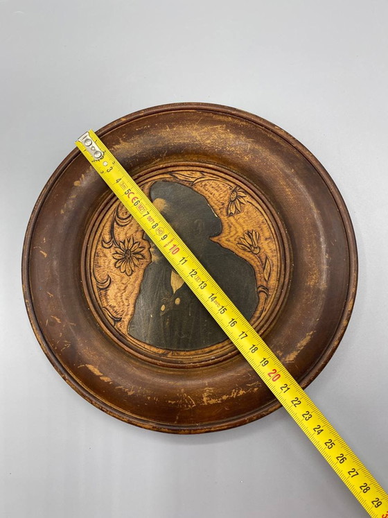 Antique wood-burned wall plate, man's portrait, Art Nouveau decor – Decorative Objects (photo 3 of 3)