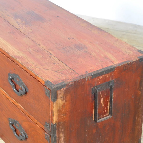 Wooden chest of drawers with dark metal hardware, Brown, Aziatisch (photo 6 of 14)