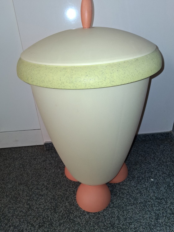 Image 1 of Gio Style, Memphis Style Wäschekorb, Mülleimer 1980