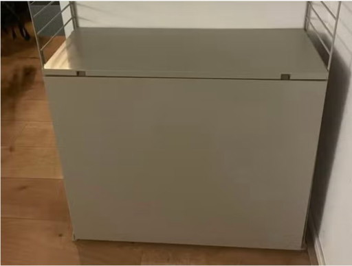 Bureau voor Nisse String kast beige – Other