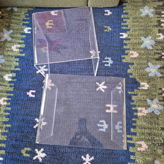 Image 1 of Lot de 2 tables d'appoint en plexiglas