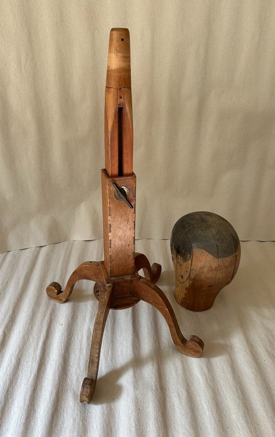 Antique 19th-century hat maker's stand – Antiek, Decorative Objects, Wood (photo 6 of 9)