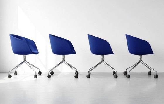 Image 1 of 4x HAY AAC 25 design chairs, very nice