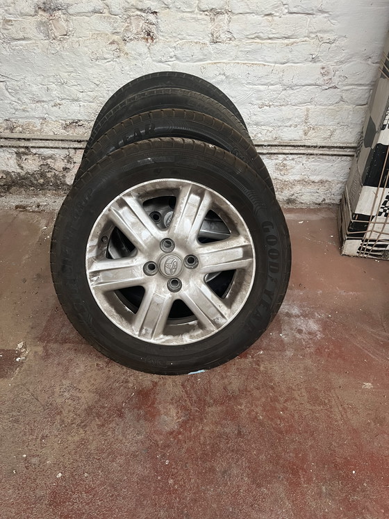 Image 1 of Toyota velgen zijn