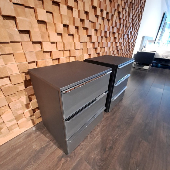 Image 1 of Comodino Nolte Akkeleen in vetro basalto 3 cassetti