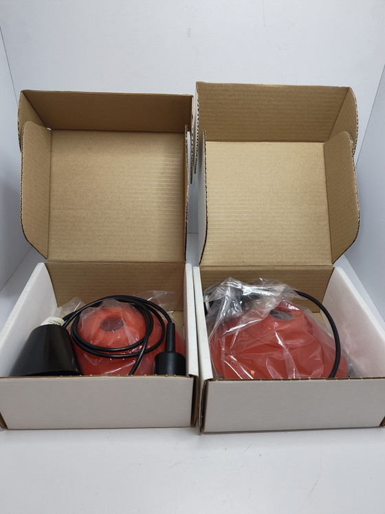 Set di lampade a sospensione Nordlux Lobby Glass, modello 1800, colore rosso. – Plastic (photo 8 of 9)