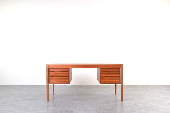 Image 1 of Scrivania direzionale in teak di metà secolo di Torbjørn Afdal per Bruksbo, anni '60.