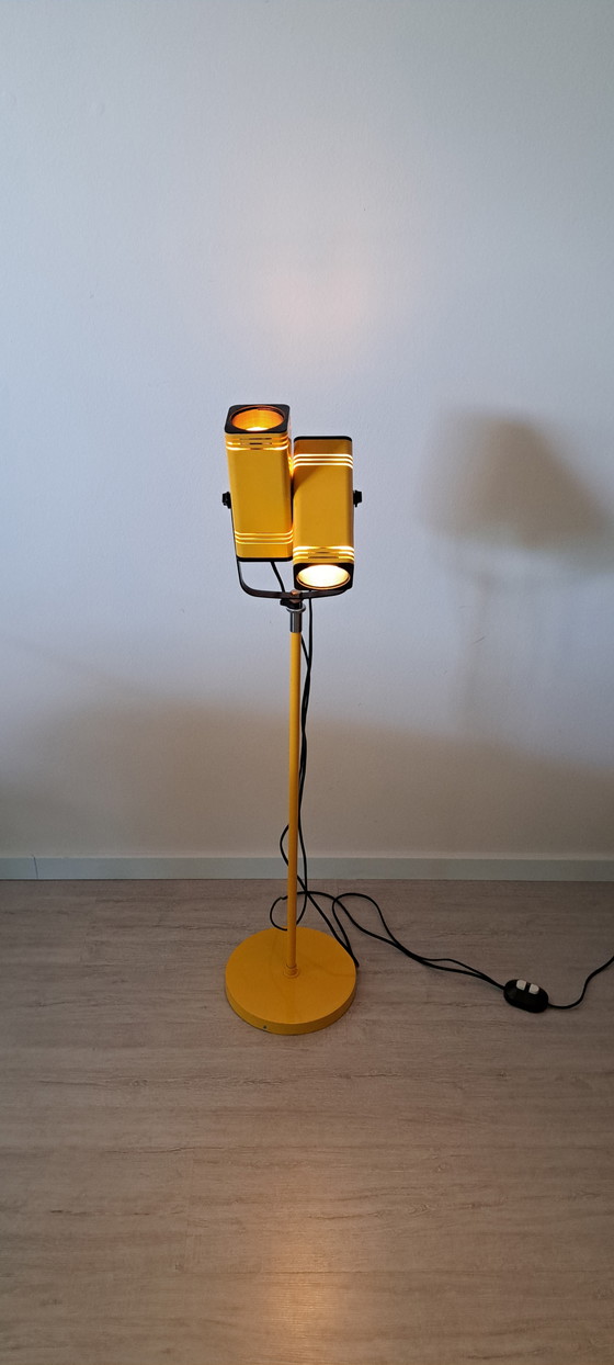 Lampadaire vintage Space Age à double spot des années 70 – Jaune et Noir – Style FASE – Metal, Plastic (photo 6 of 12)