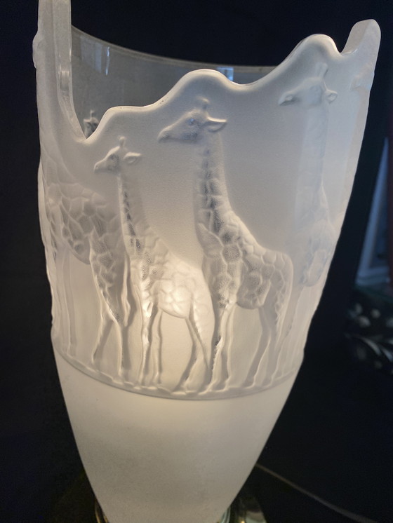 Image 1 of Lampe en verre dépoli "style Lalique" avec girafes, marque Nachtmann.