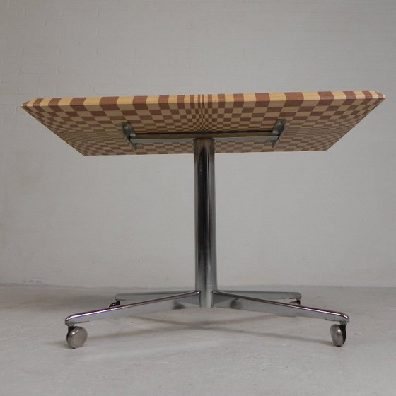 Image 1 of Salontafel opgebouwd uit honderden blokjes hout in een psychedelisch patroon, jaren 90