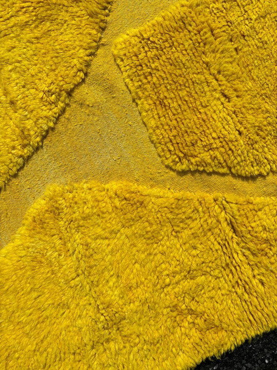 Image 1 of Tapis berbère marocain jaune sur mesure 3 x 2 m
