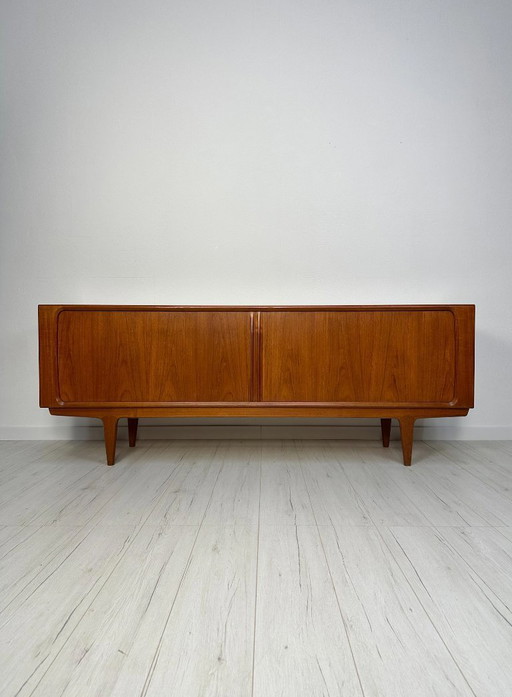 Buffet danois en teck des années 1960 par Bernhard Pedersen & Søn – Crédence vintage avec portes tambour