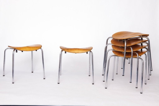 Set of 6 Egon Eiermann SE68 Stools – 1950s Mid Century Modern, Beech Plywood with Polished Chrome Legs