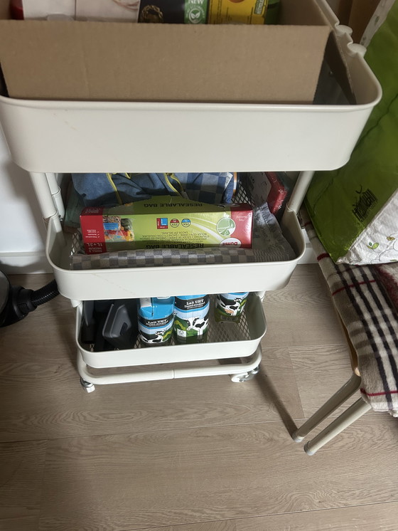 Image 1 of 4 estantes