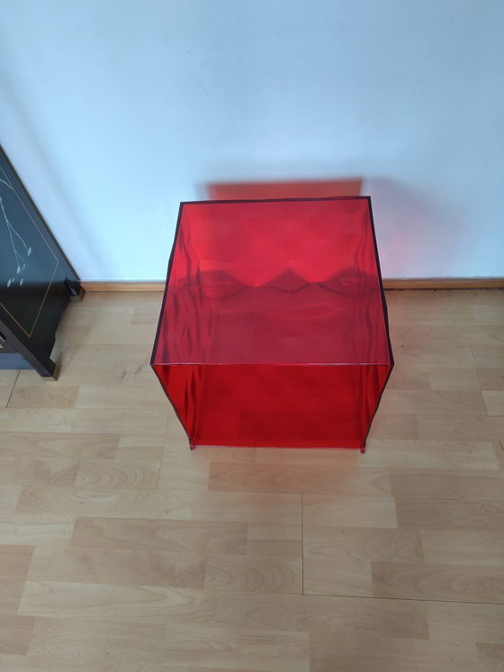 Image 1 of Kartell Kubus, design kastje, bijzettafel, rood kunststof