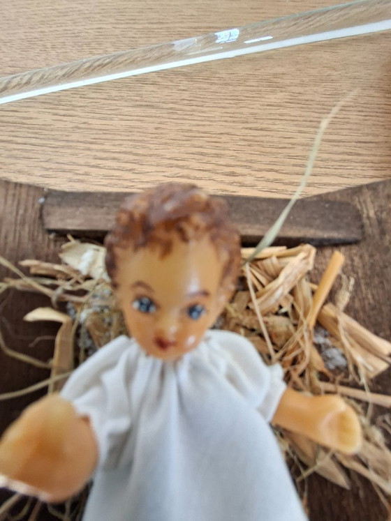 Krippenfigur Baby in Krippe, Handgemaakt door Karmelietessen in Vilvoorde, Dekorative Objekte, Andere, Braun (Foto 4 von 5)
