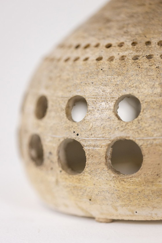 Image 1 of Georges Pelletier. Opengewerkte en geglazuurde terracotta lamp. Circa 1960-70.