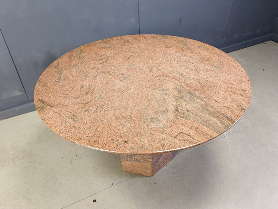 Image 1 of Table de salle à manger ronde vintage en granit, 1970