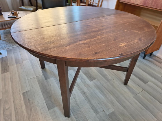Image 1 of Solid pine dining table – Oval/round and extendable