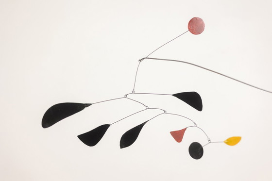 Image 1 of Escultura de Olivier Vonet en metal lacado en negro, rojo y amarillo. Contemporánea.