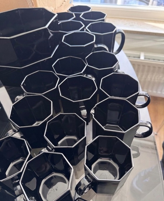 Image 1 of Komplettes Arcoroc Octime Geschirrset (Schwarz, 1980er Jahre)