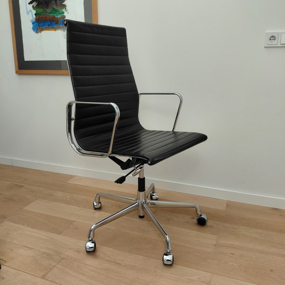 Image 1 of Vitra EA19 cuir noir, chrome