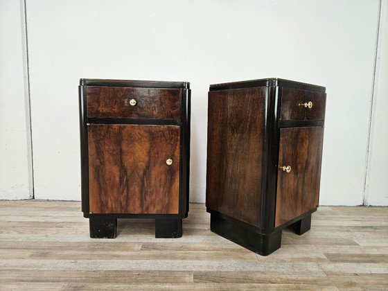 Image 1 of Art Decò bedside tables in walnut burl with pink glass top