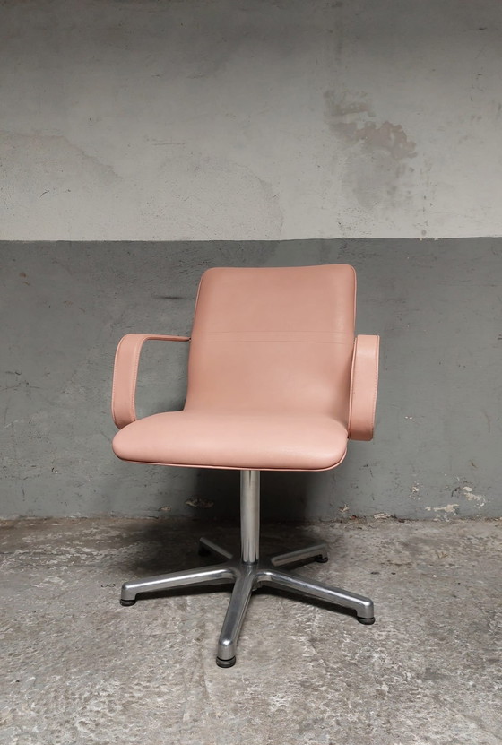 Image 1 of Sedia da ufficio vintage rosa con piede cromato