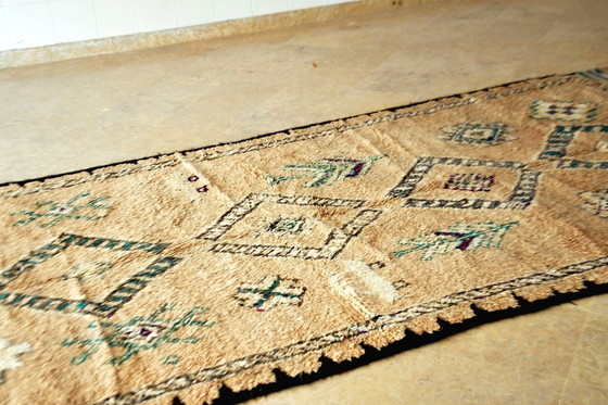 Image 1 of Gedempte tonen Marokkaanse Boujaad Vintage Vloerkleed - 388 x 153 cm