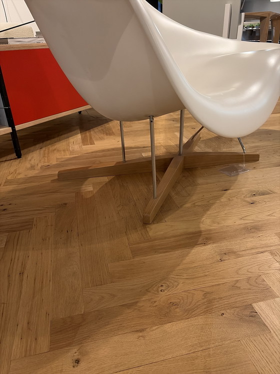 Image 1 of Vitra “La Chaise” con