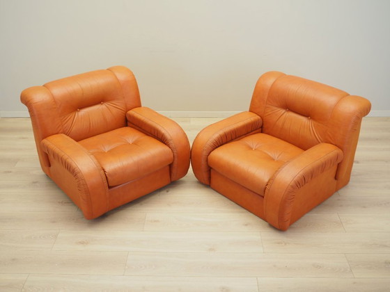 Image 1 of Fauteuil rouge, design danois, années 1970, production : Danemark