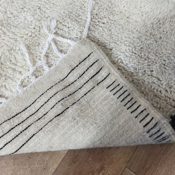 Image 1 of Minimal Moroccan Beni Ourain Rug – Minimalistisch Berbertapijt | 250 × 147 cm