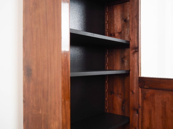 Image 1 of Notenhouten vitrinekast, Deens design, jaren 60, gemaakt in Denemarken.