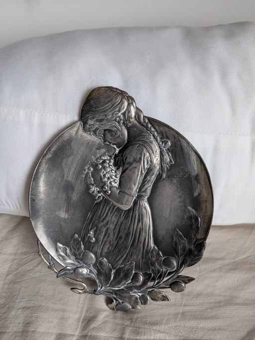 Originale Jugendstil-Wandplakette / Dekorative Platte von WMF – Modell 333 – ca. 1906 – wanddecoratie, Silver, Metal