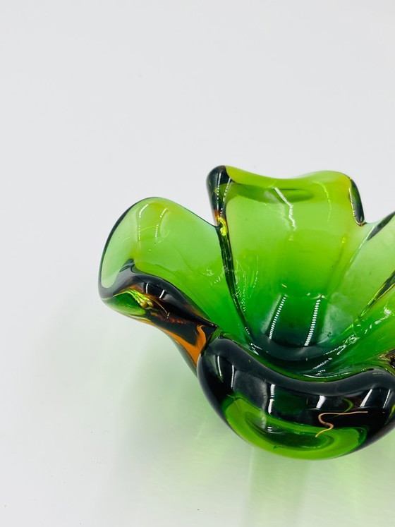 Image 1 of Coupe biomorphique en verre de Murano attribuée à Flavio Poli