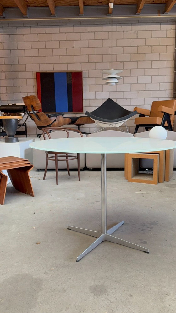 Fritz Hansen tafel glas – Eettafels, Metal (photo 3 of 11)