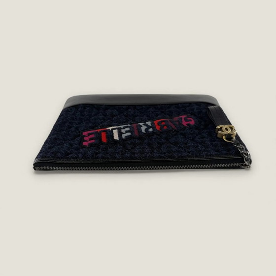 Clutch Chanel Gabrielle in tweed e pelle di vitello (photo 14 of 25)