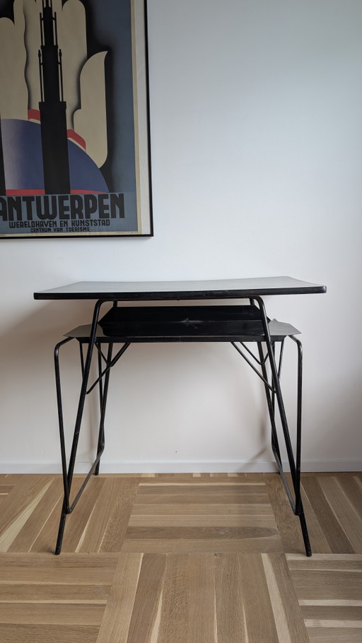 Bureau van Willy Van Der Meeren