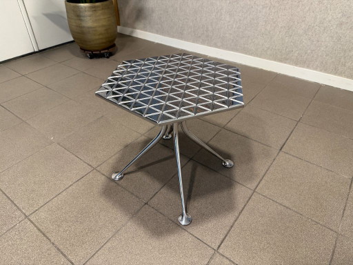 Vitra | Alexander Girard | Hexagonal Table | Aluminium | 1 pièce