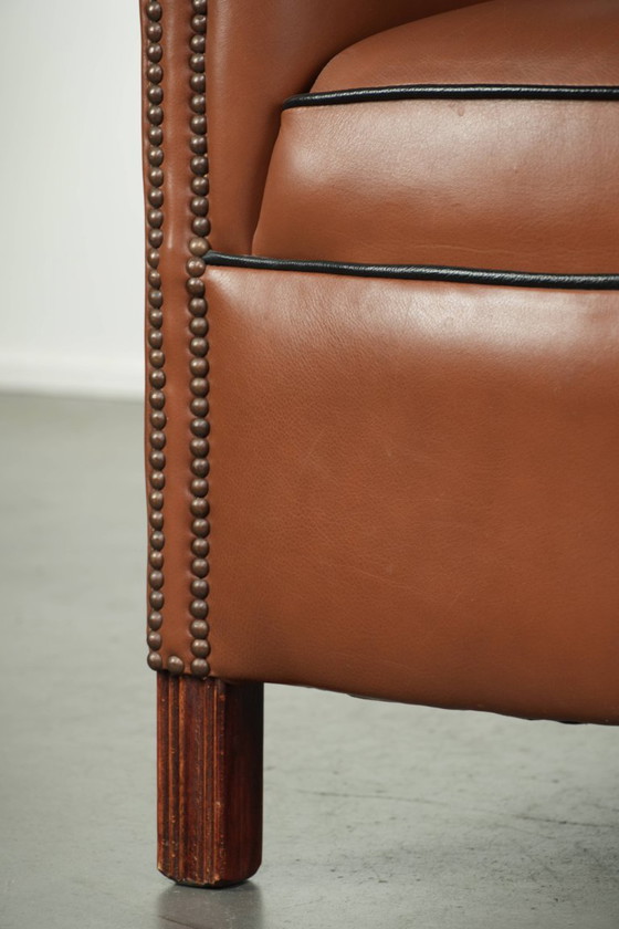 Mooie Engelse rundleren clubfauteuil met een luxe afwerking en een goede uitstraling – Leather (photo 11 of 12)