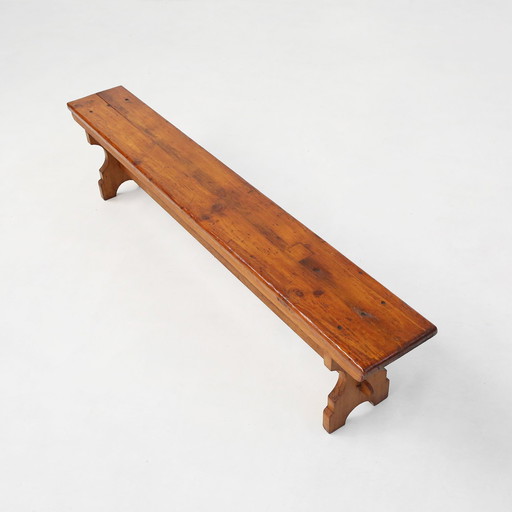 Banc d'église rustique du milieu du siècle en bois de pin, Belgique, années 1940