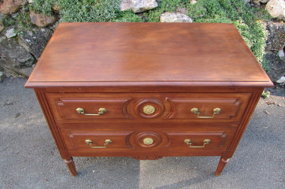Image 1 of Parijse commode met twee lades, in Lodewijk XVI-stijl.